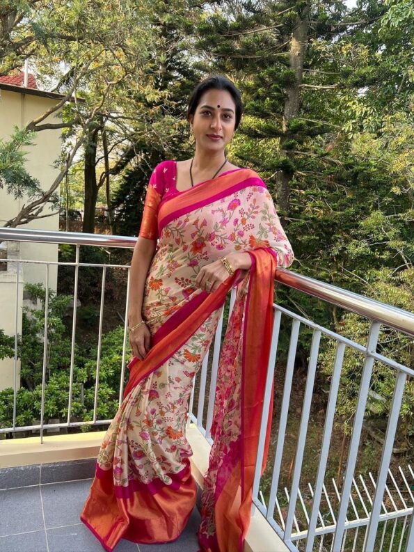 Moss Chiffon Saree with Zari Border