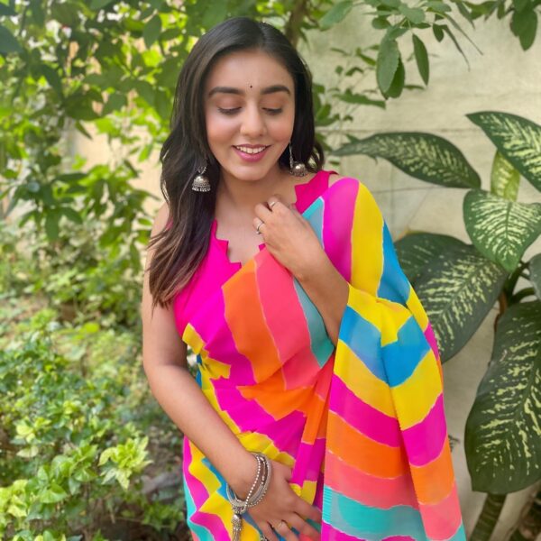 Georgette Leheriya Plain Saree with Pink Blouse - Image 2