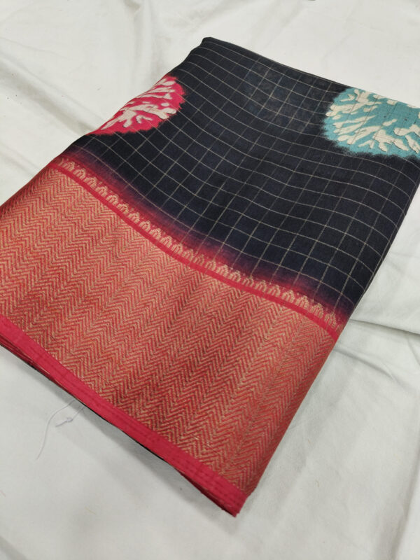 Printed Dola Silk Checkered Saree - Image 2