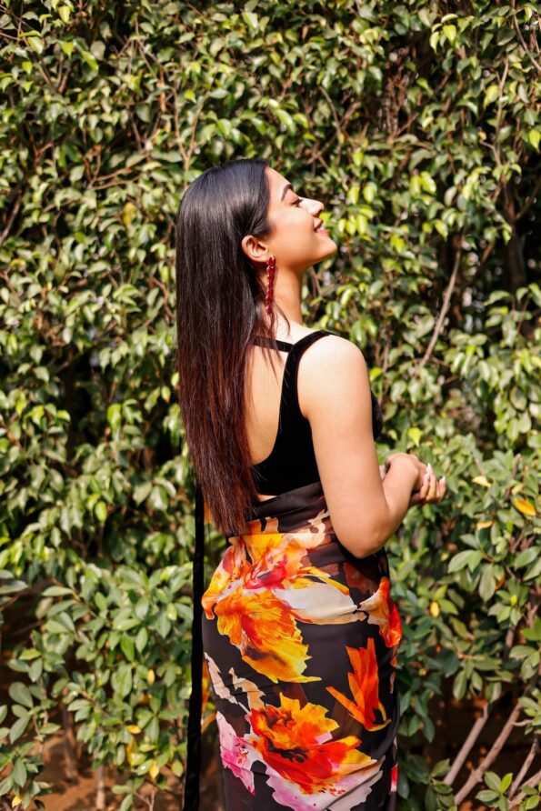 Rashmika Mandanna Black Georgette Floral Printed Saree - Image 3