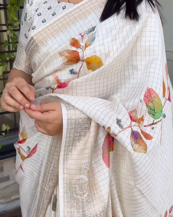 Dola Silk Checks Saree - Image 2