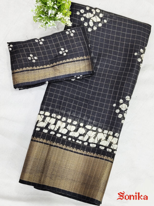 Dola Silk Checks Saree