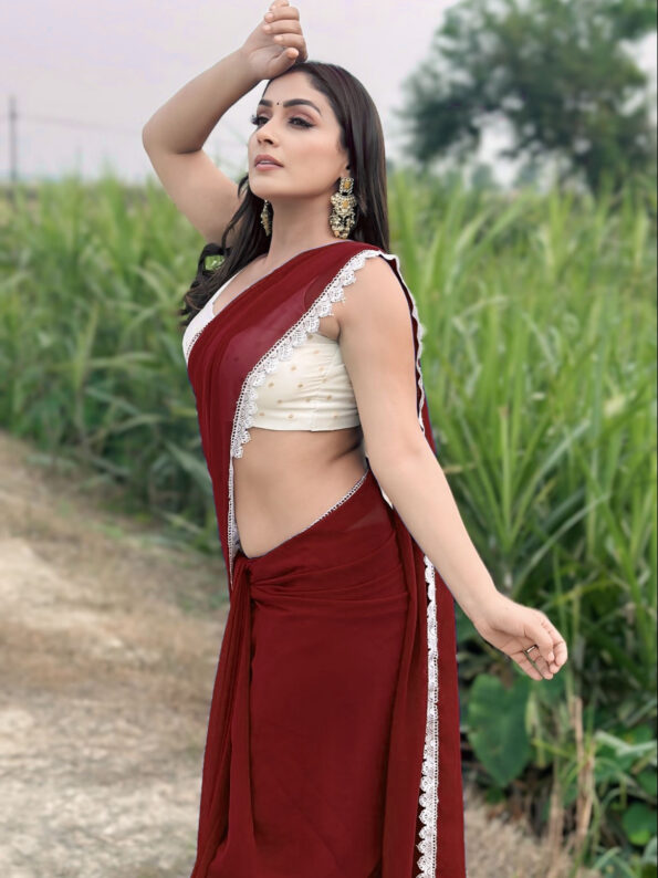 Georgette Saree with White Cotton Lace and Fancy Blouse - Image 3
