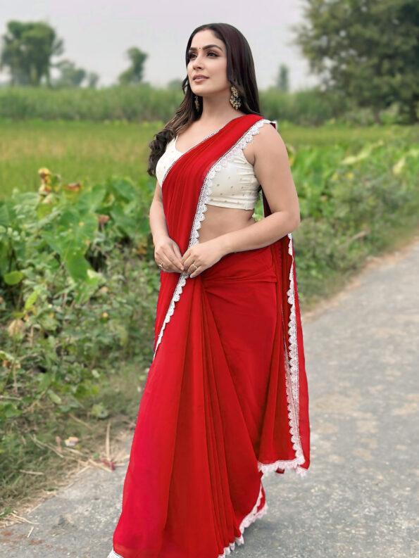 Georgette Saree with White Cotton Lace and Fancy Blouse - Image 4