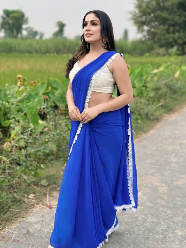 Georgette Saree with White Cotton Lace and Fancy Blouse - Image 4
